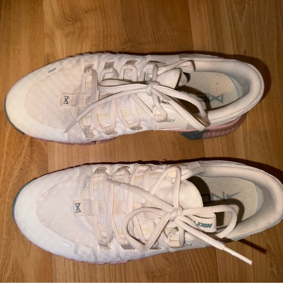 Nike Shoes - Nike Women's Free Metcon 5 Training Shoes -  Ivory/Peach Gold